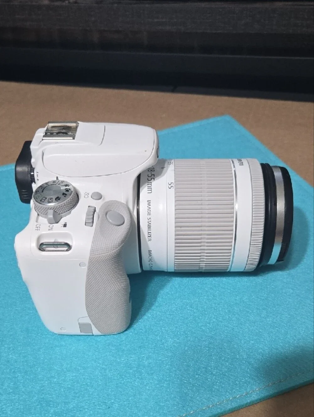 Canon White EOS Rebel SL1 DSLR with White Zoom Lens No Charger
